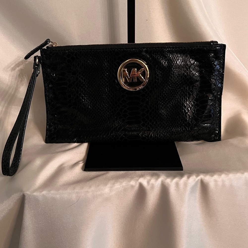 Michael Kors Black Wristlet size OS